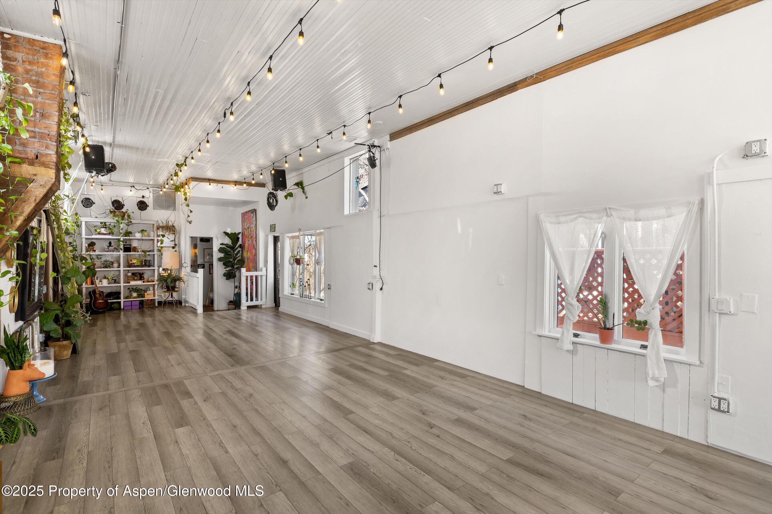 160 & 162 Midland Avenue