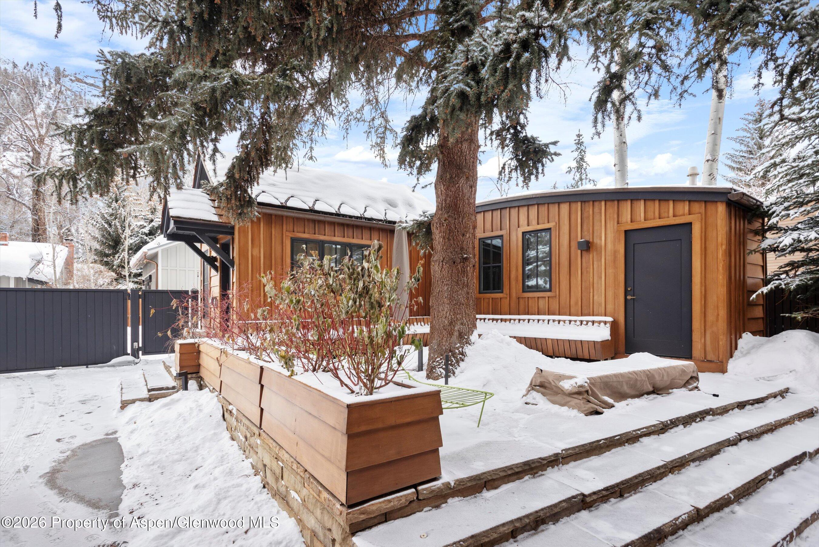 609 W Bleeker Street