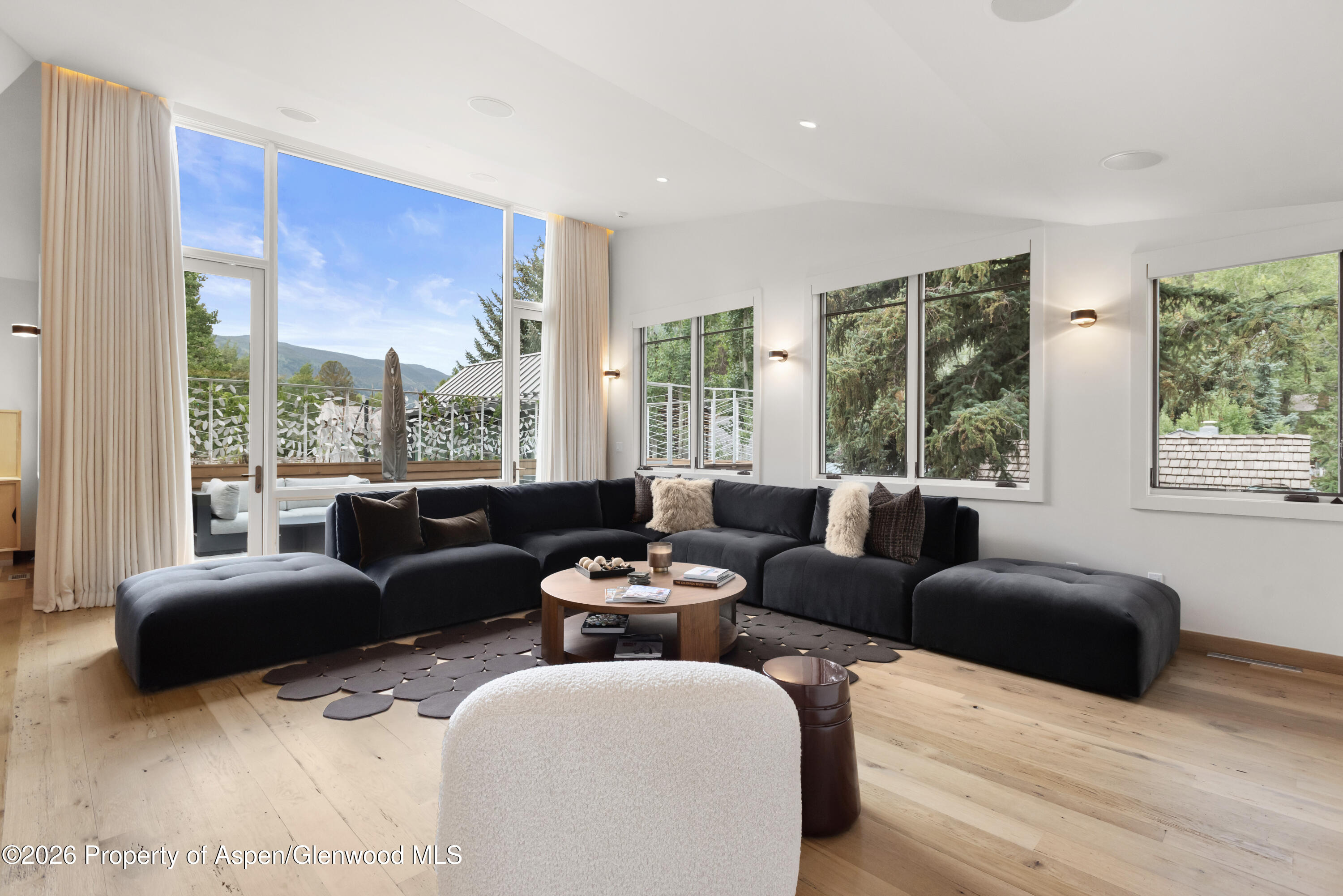 609 W Bleeker Street