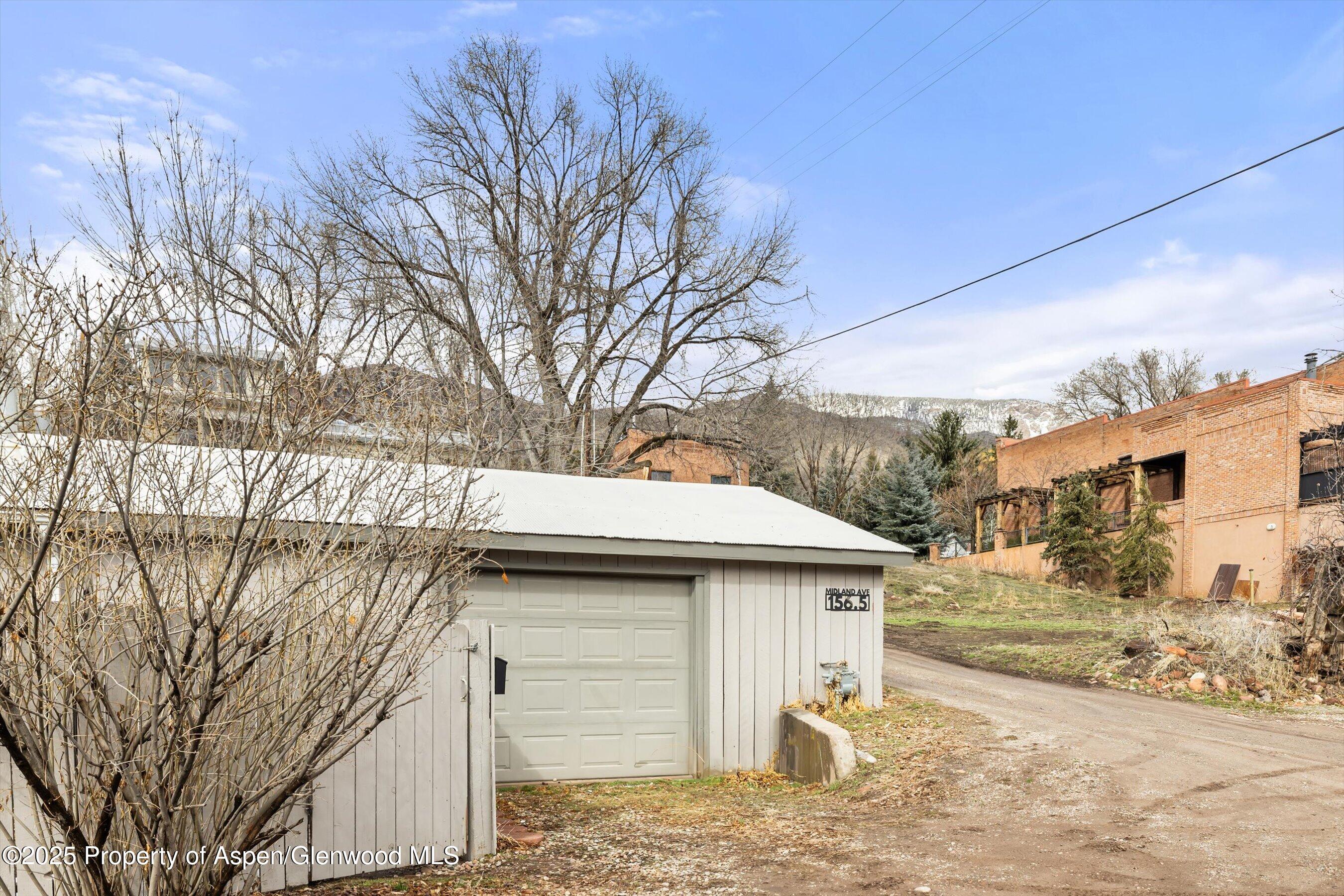 156.5 Midland Avenue