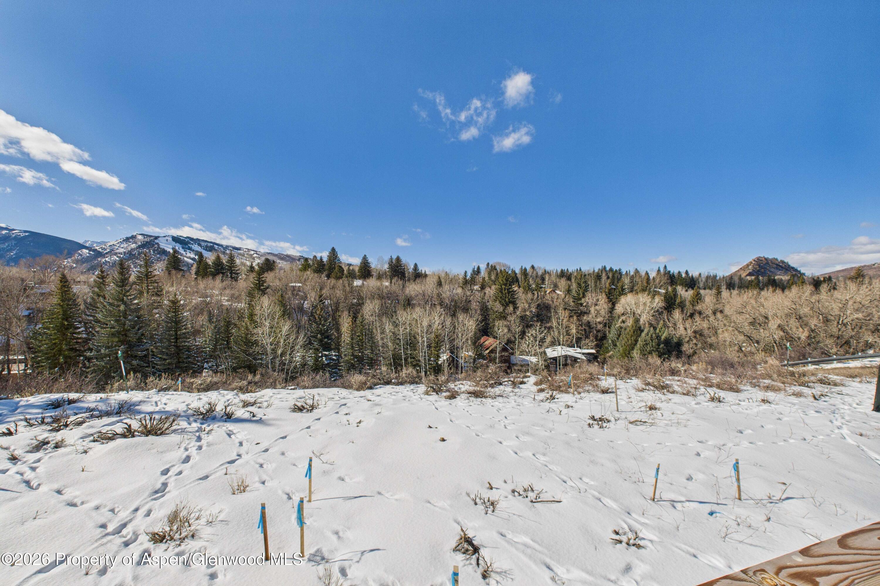 965 & 969 W Smuggler Street