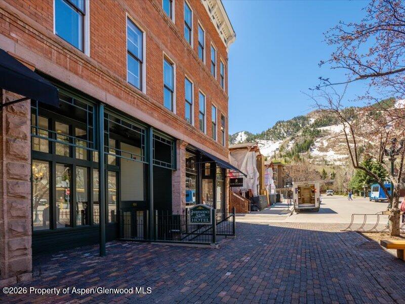 404 S Galena Street 207, 208, 209