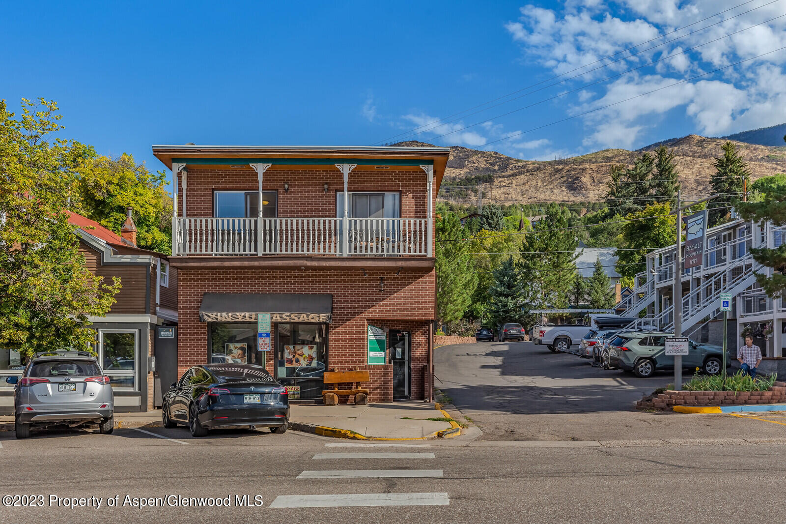 214 Midland Avenue First Floor