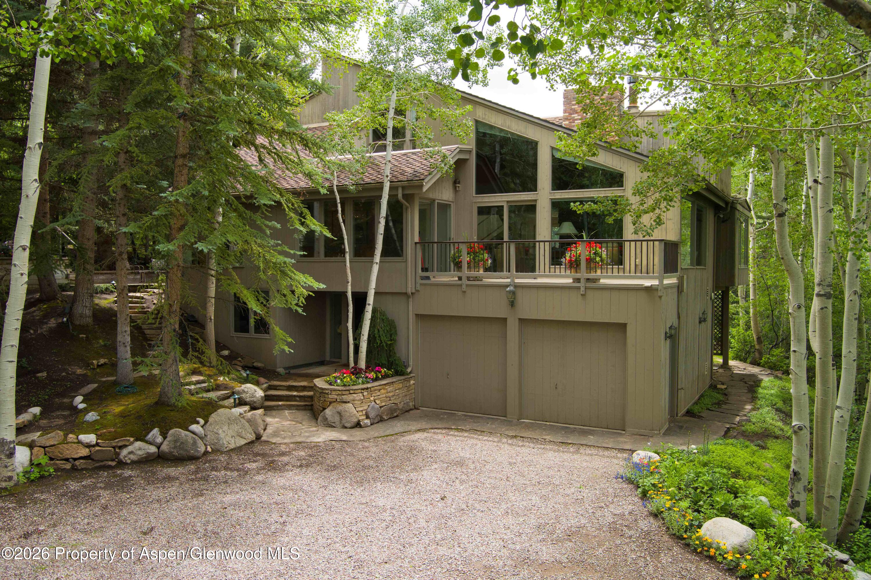209 Larkspur Lane