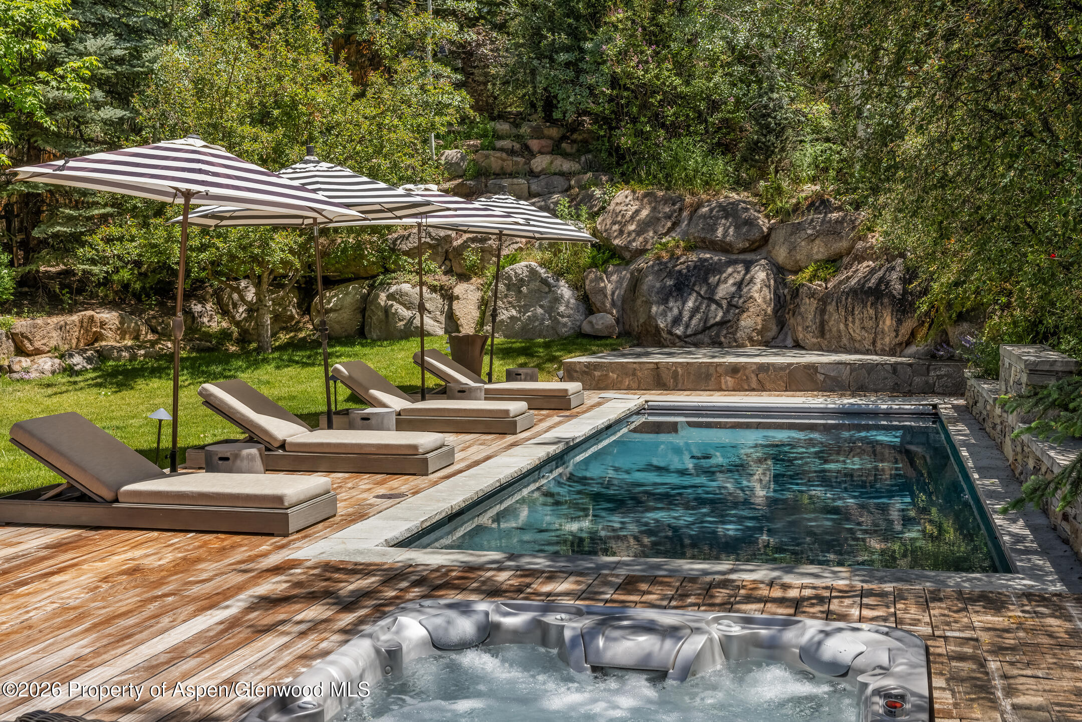 153 W Lupine Drive