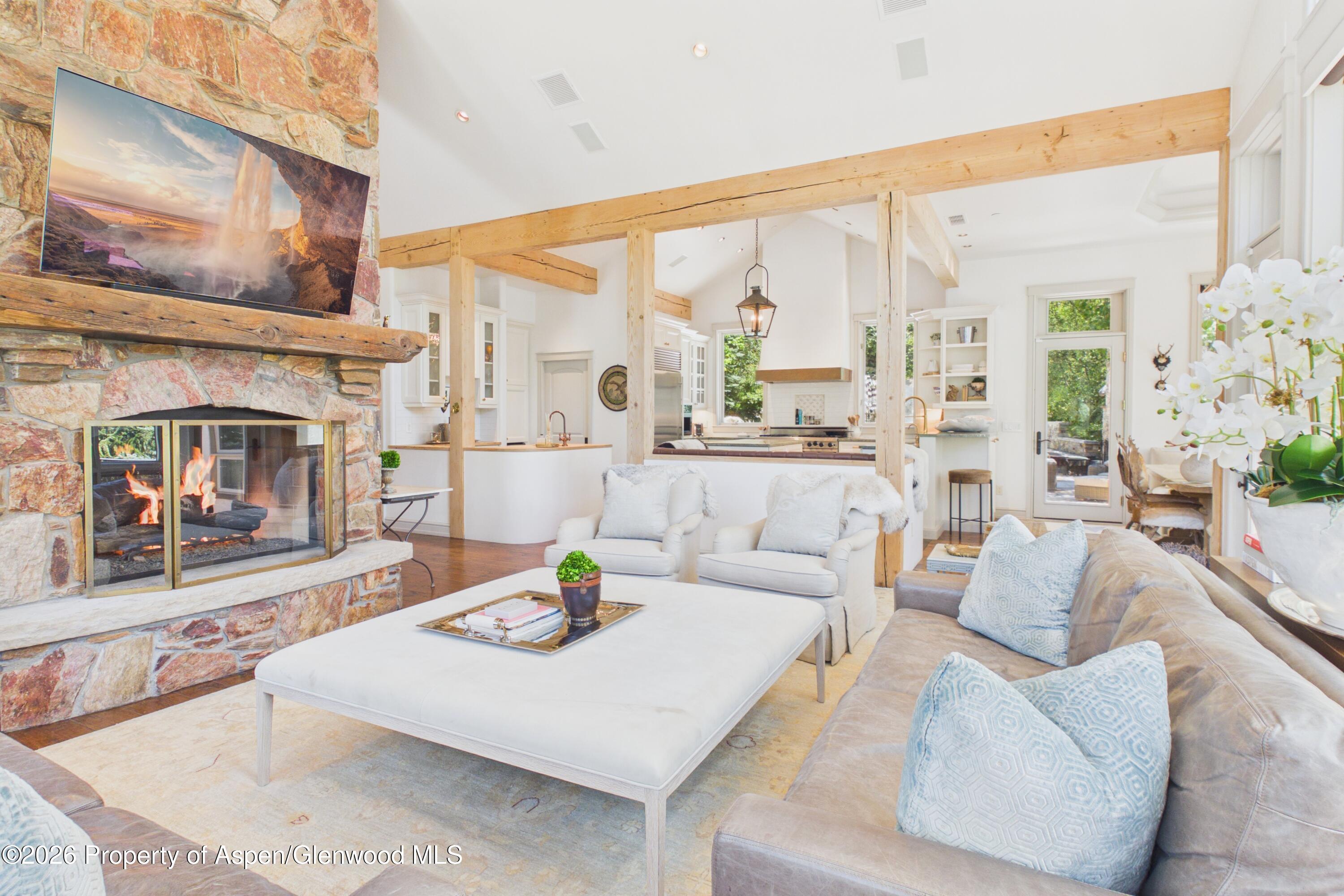 153 W Lupine Drive