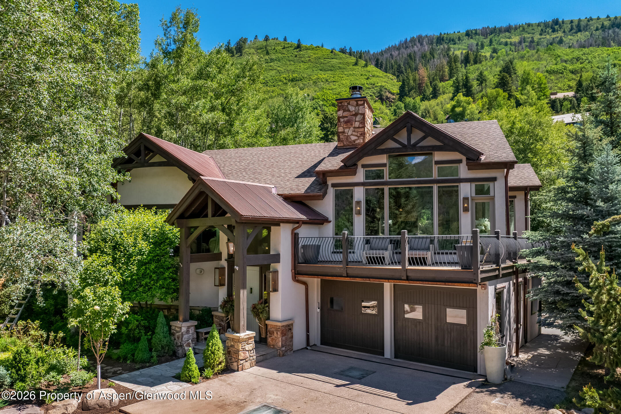 153 W Lupine Drive