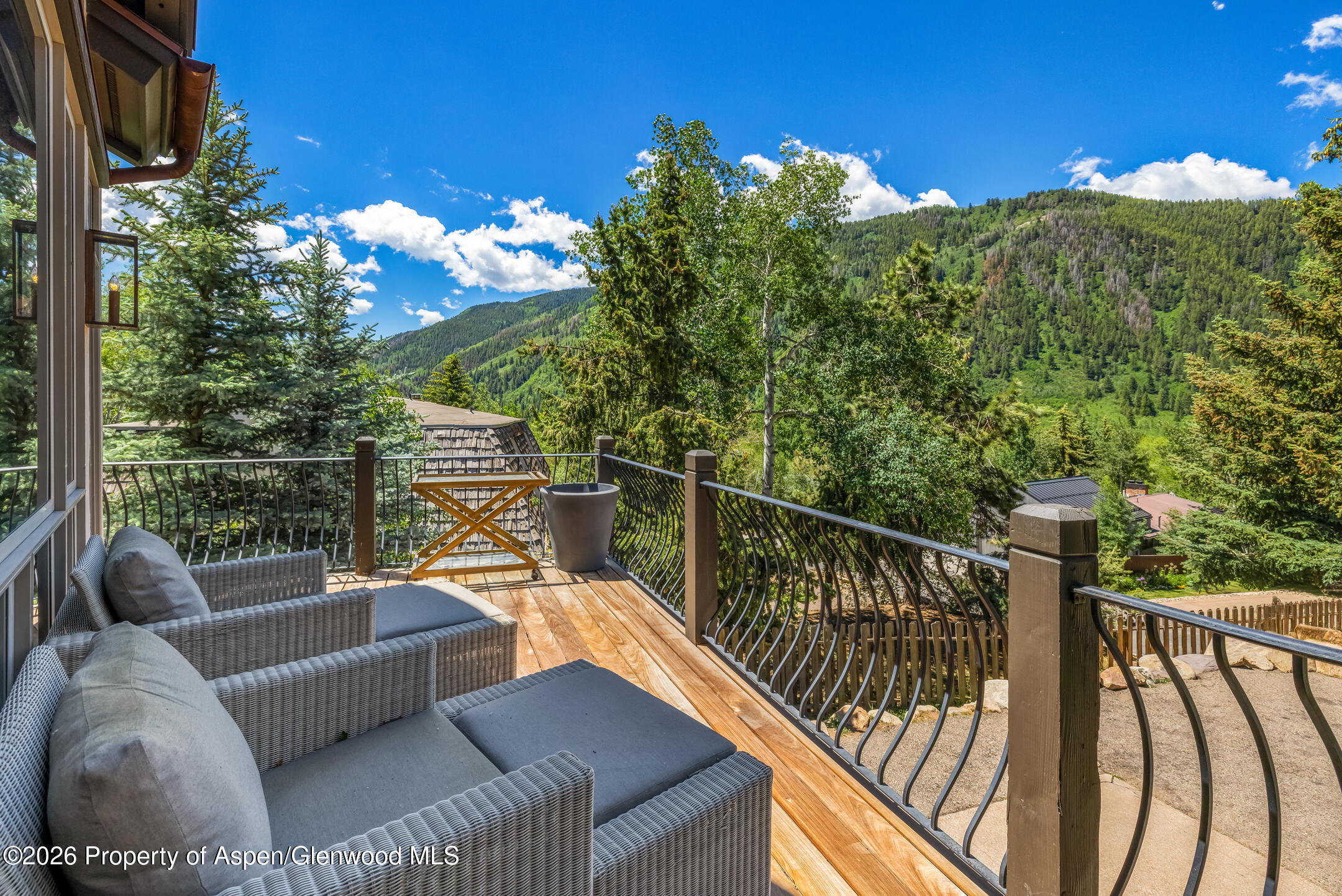 153 W Lupine Drive