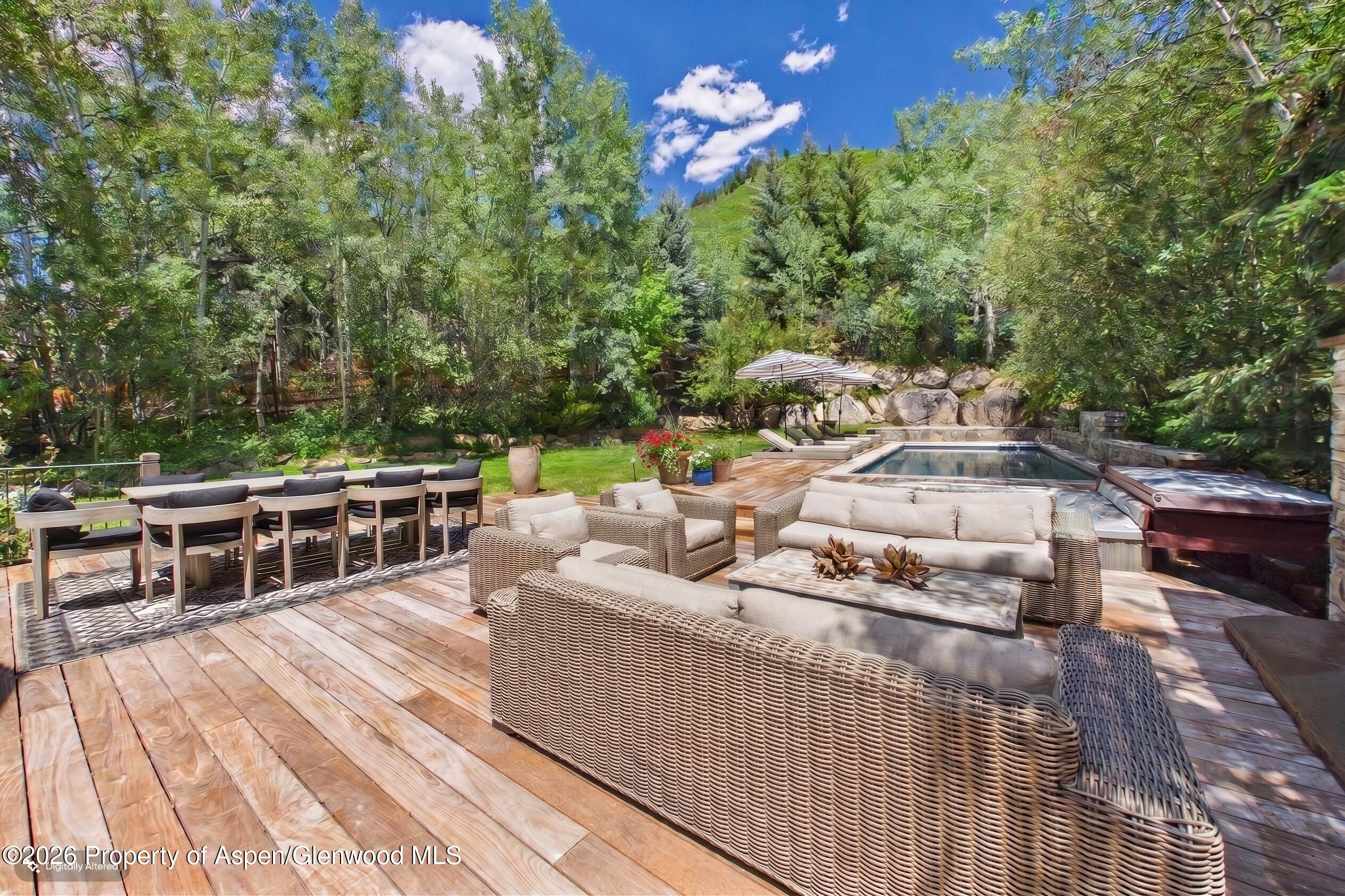 153 W Lupine Drive