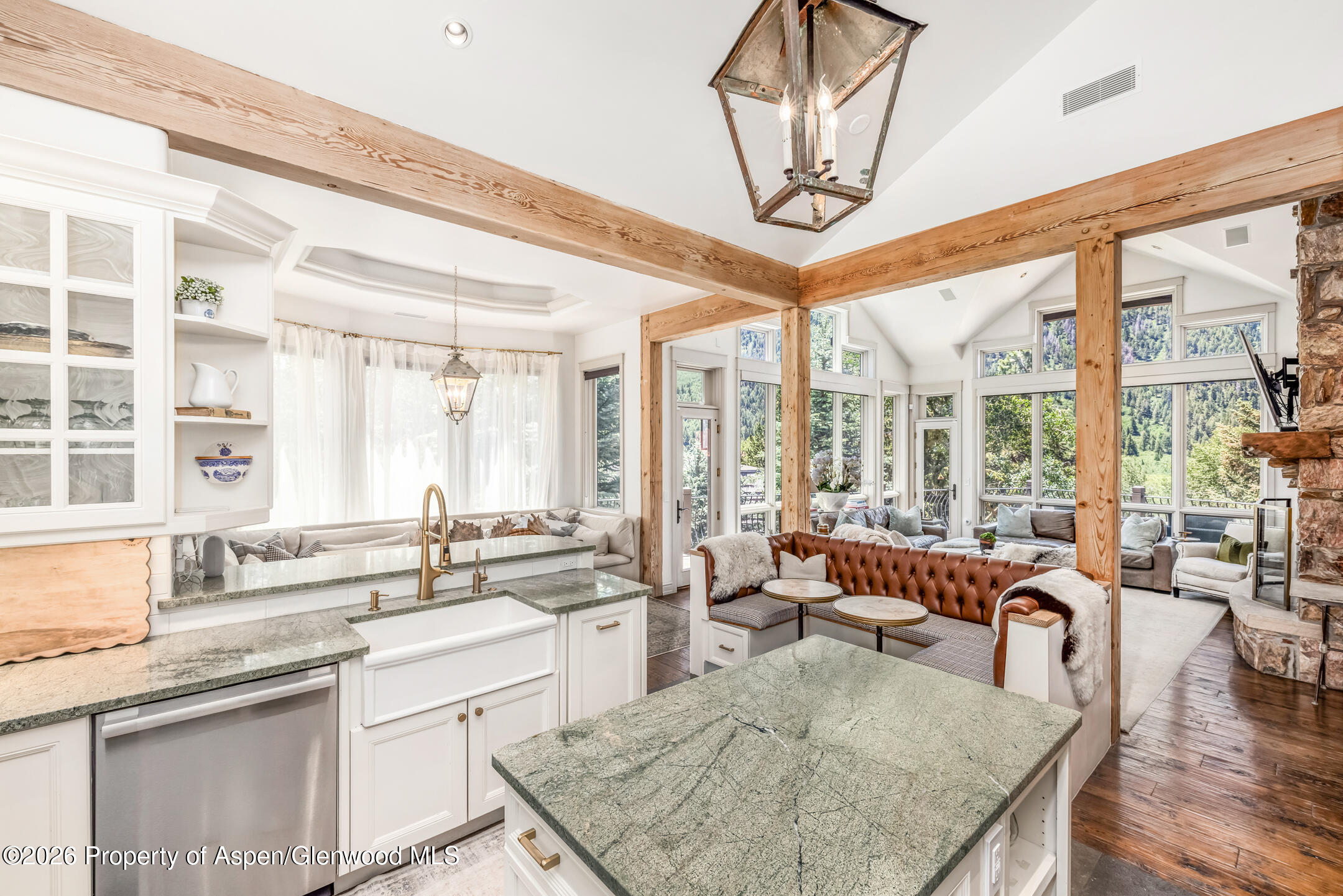 153 W Lupine Drive