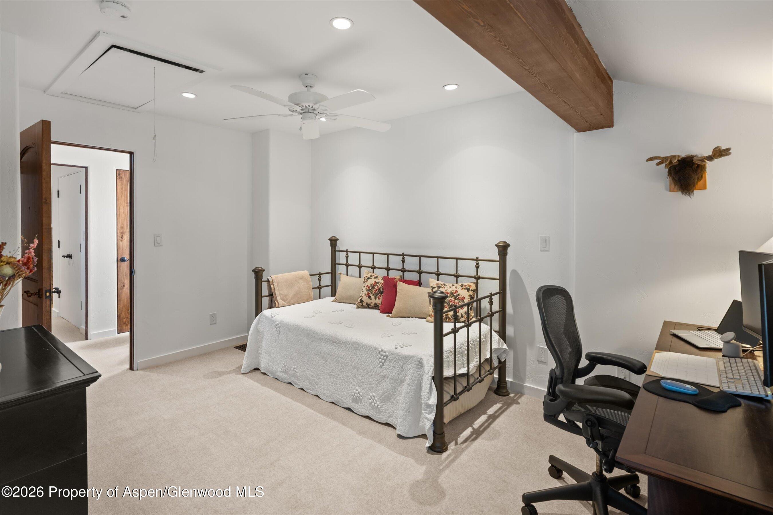 100 N 8th Street 19