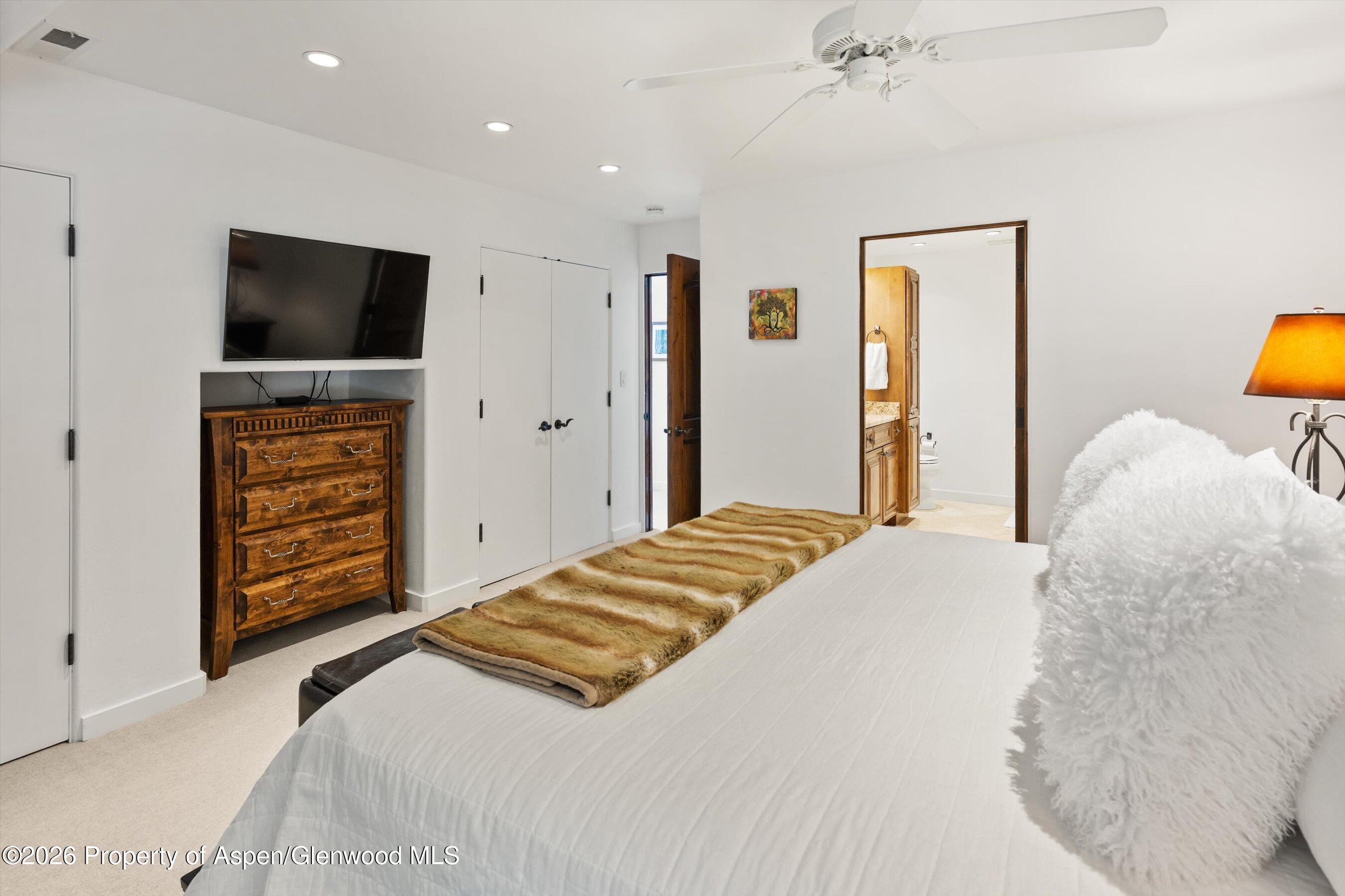 100 N 8th Street 19