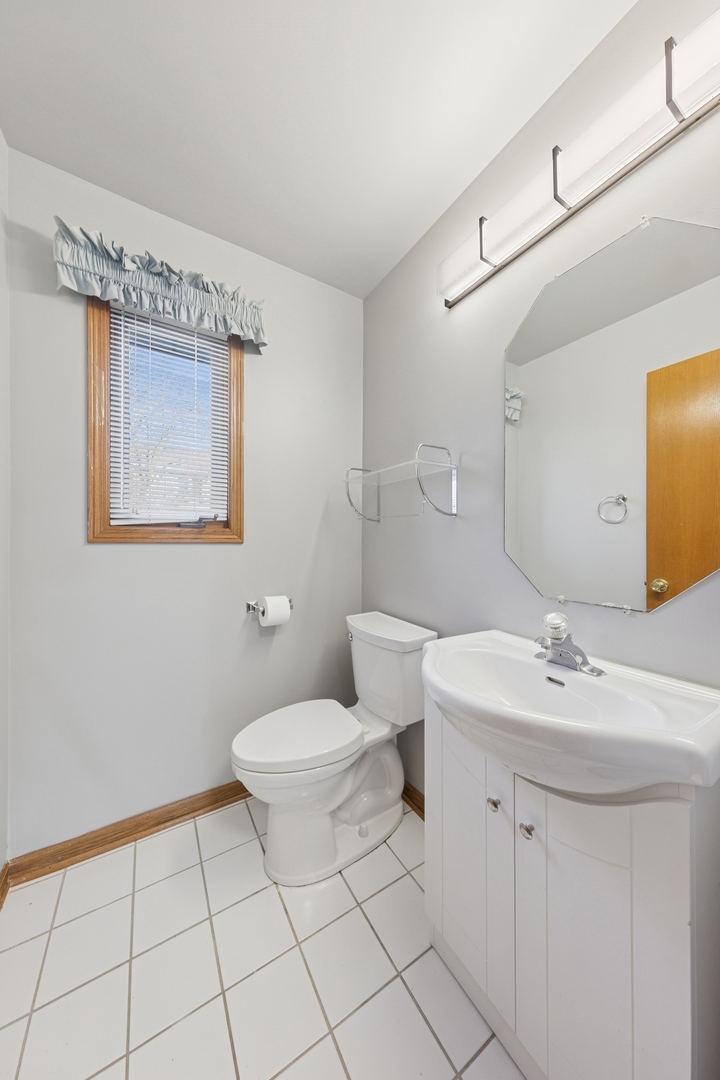 10956 S 76th Avenue Unit: F