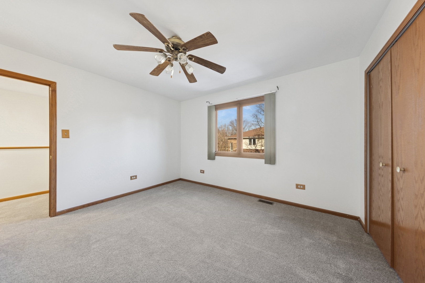 10956 S 76th Avenue Unit: F