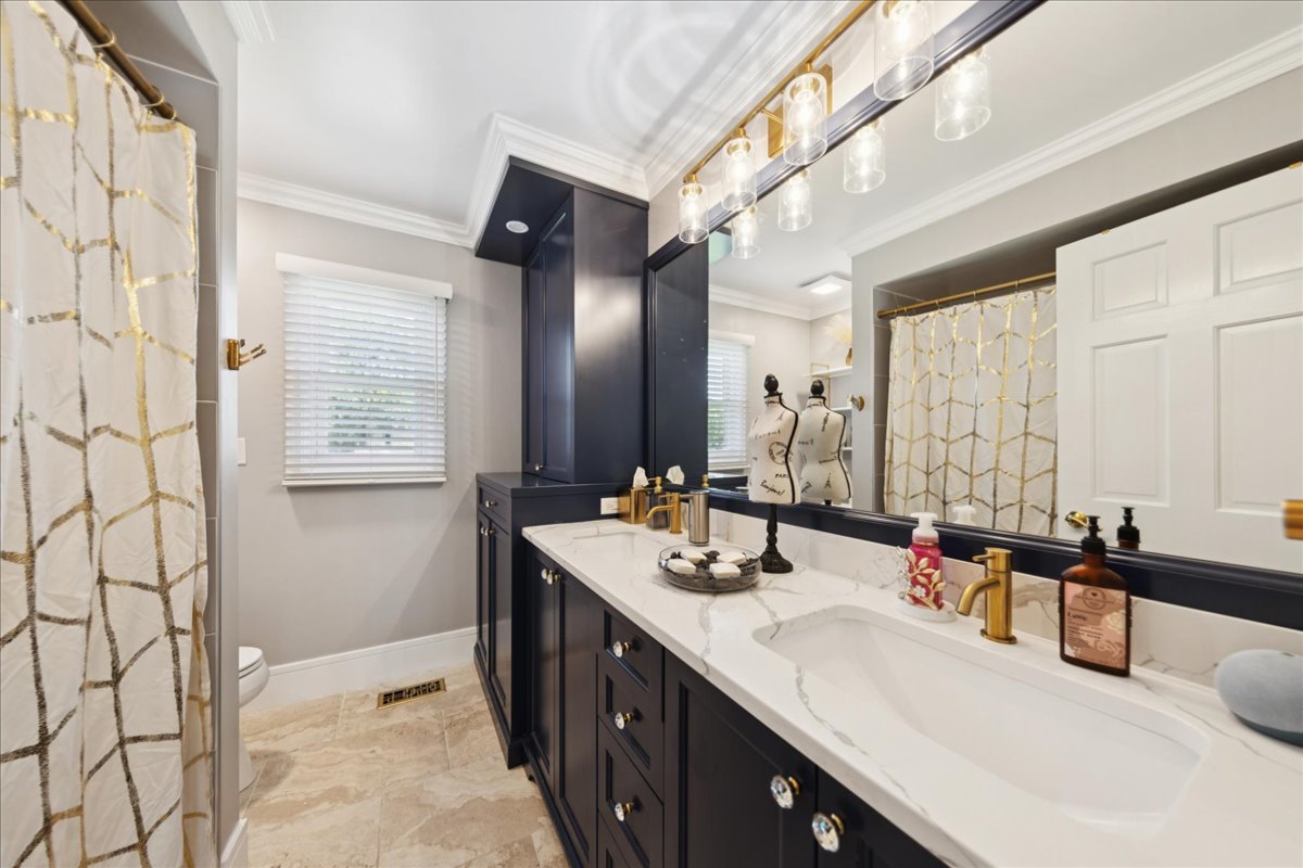 1411 Frenchmans Bend Drive