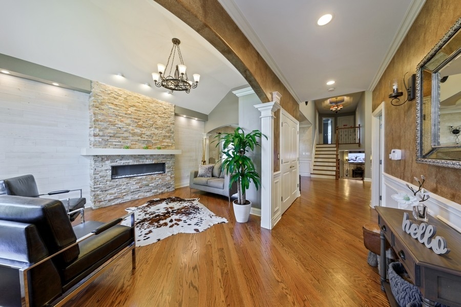 7037 W 72nd Place
