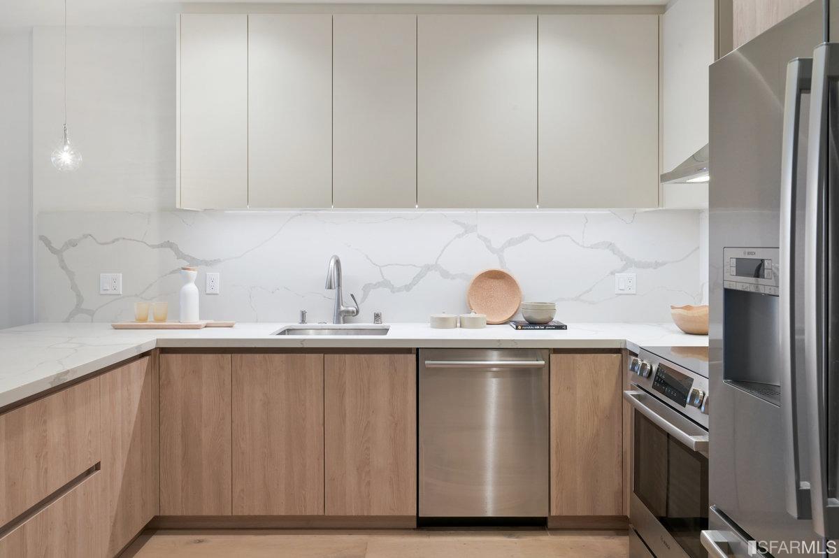 2224 Clement Street Unit: 102