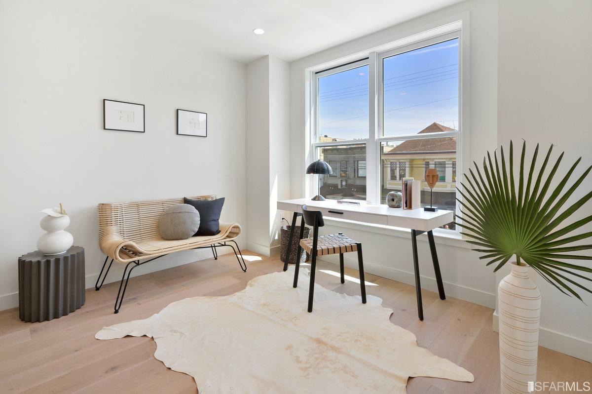 2224 Clement Street Unit: 102
