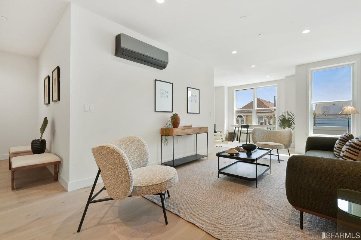 2224 Clement Street Unit: 102