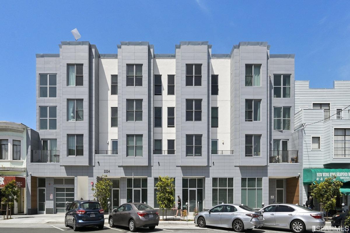 2224 Clement Street Unit: 102