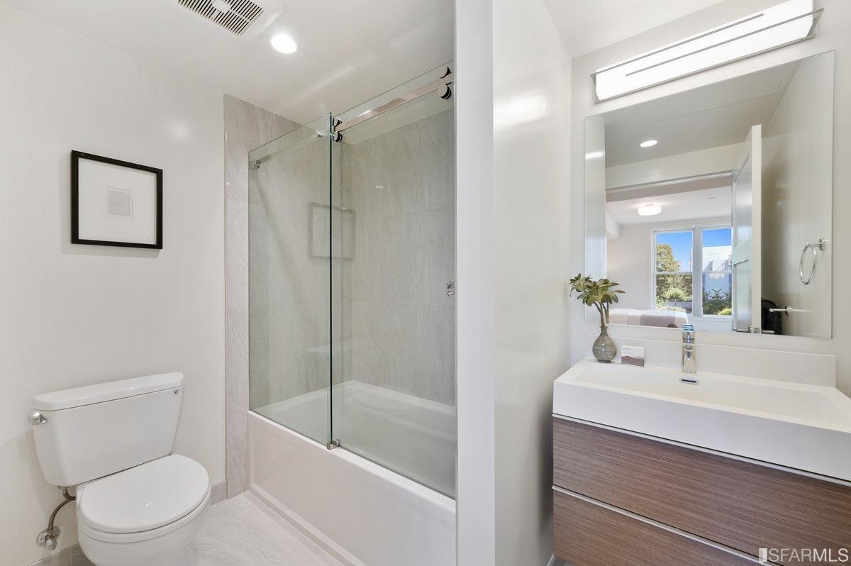2224 Clement Street Unit: 102