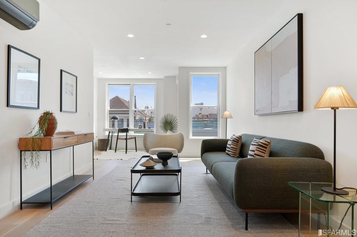 2224 Clement Street Unit: 102
