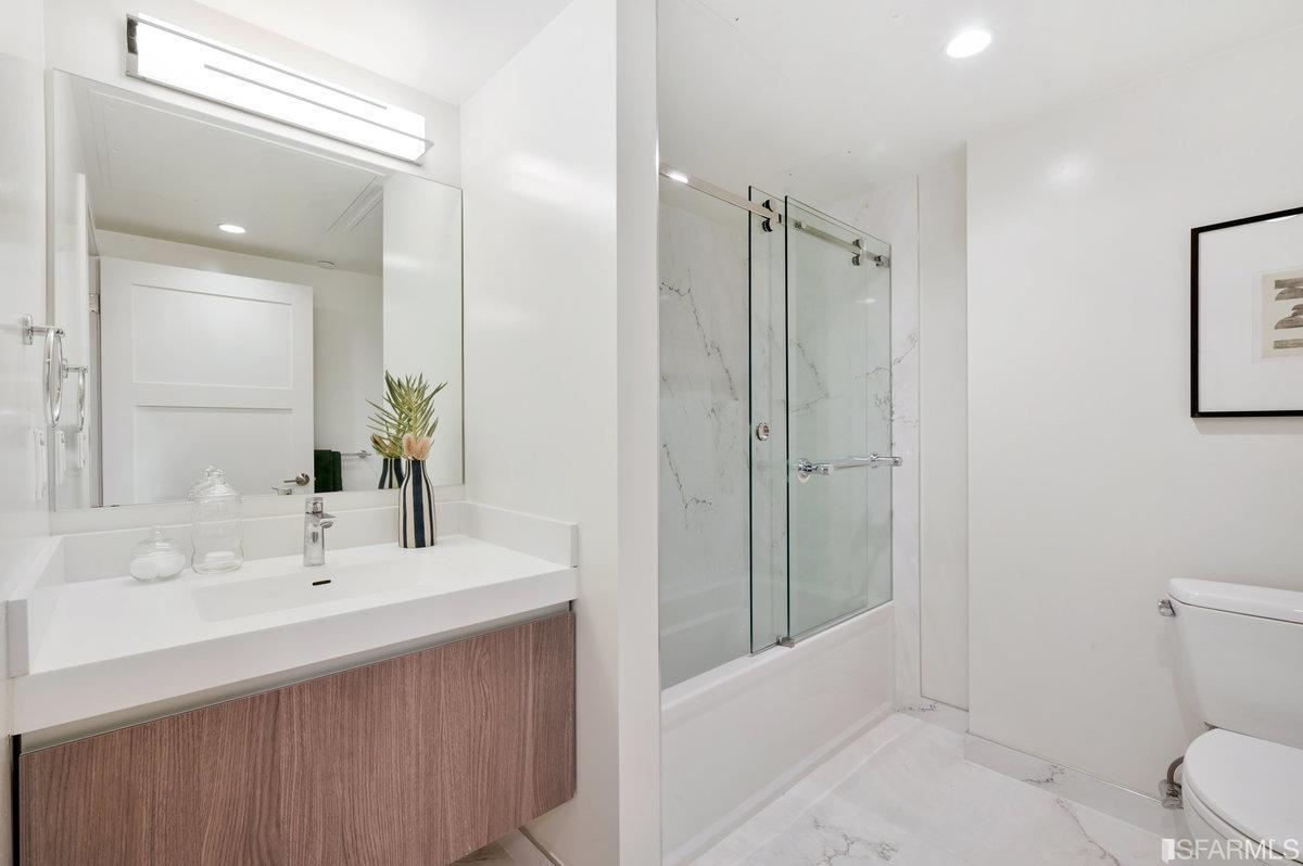 2224 Clement Street Unit: 102
