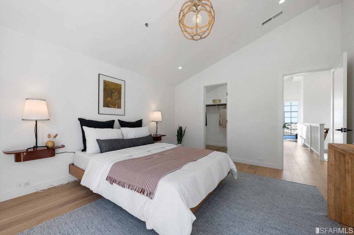 579 27th Street Unit: C