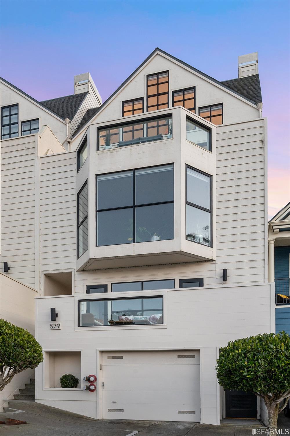 579 27th Street Unit: C