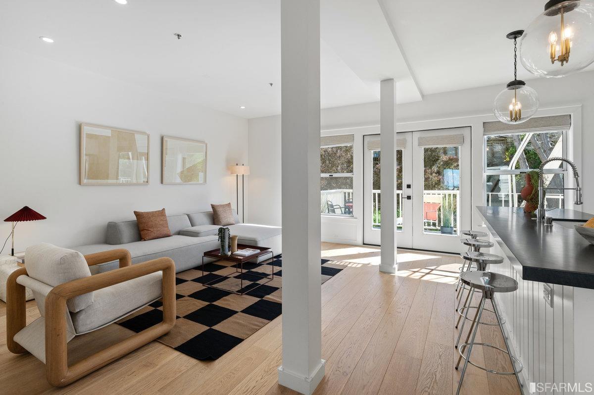 579 27th Street Unit: C