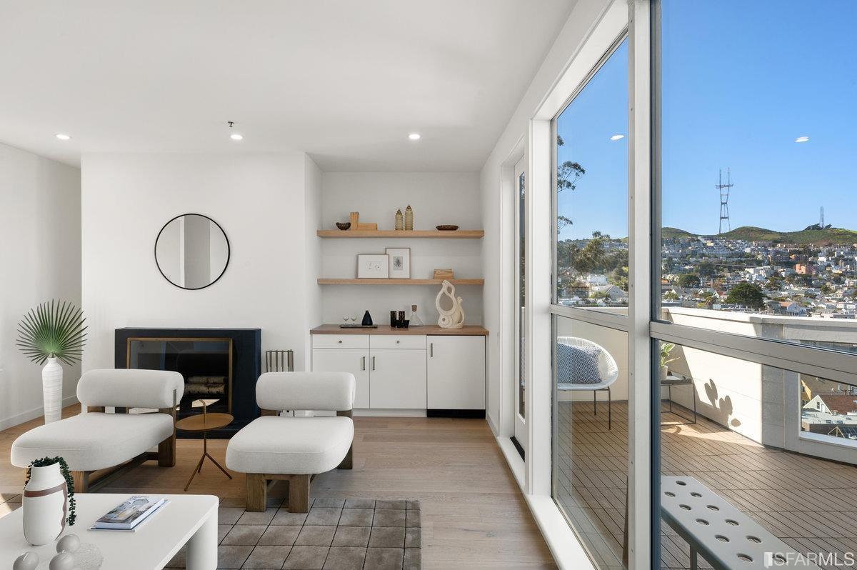 579 27th Street Unit: C