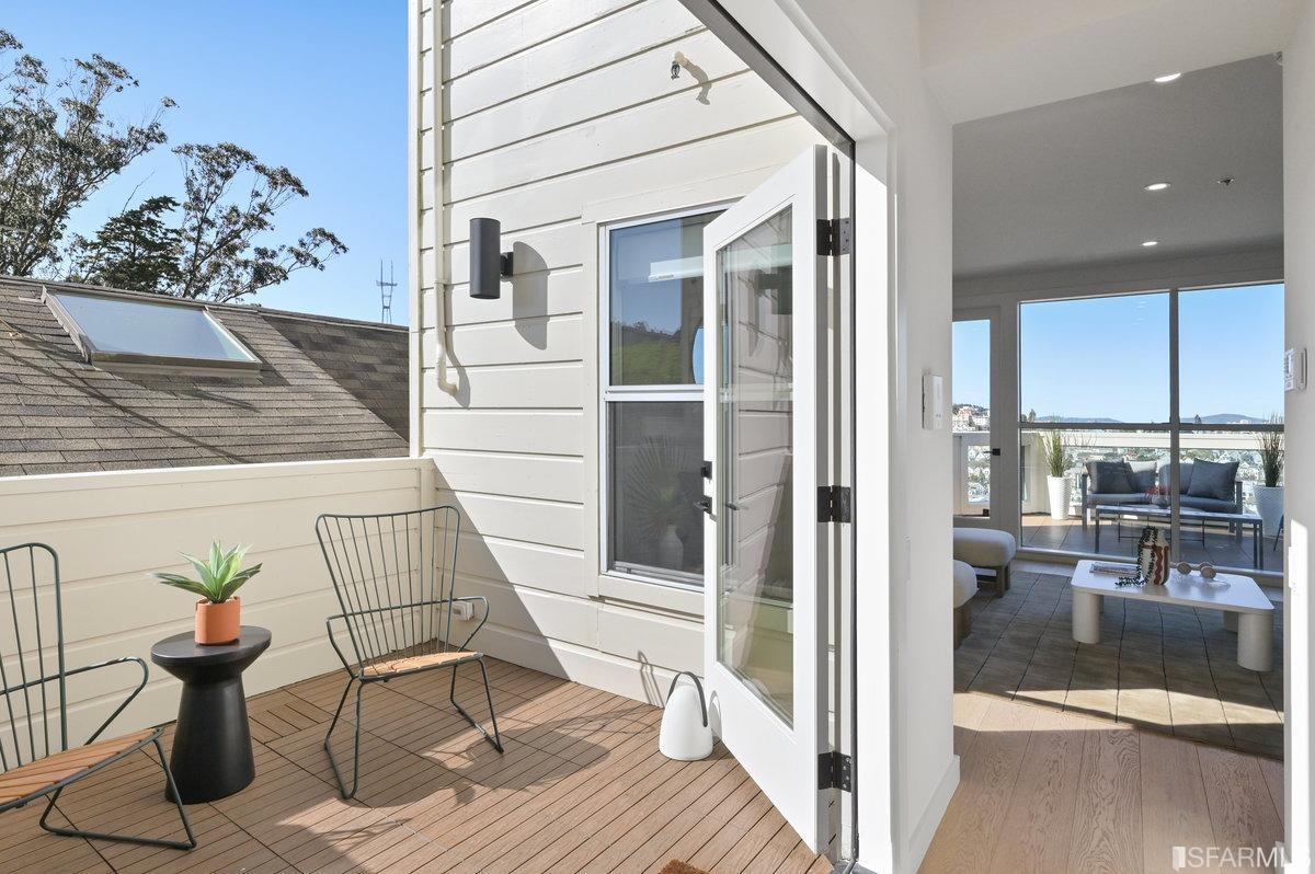579 27th Street Unit: C