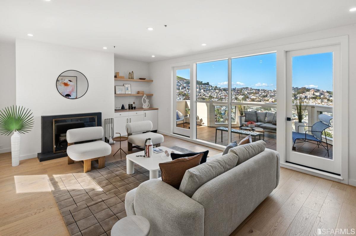579 27th Street Unit: C