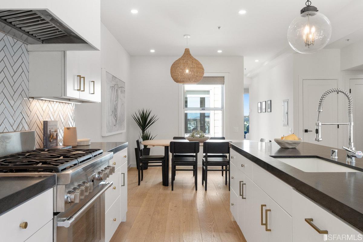 579 27th Street Unit: C