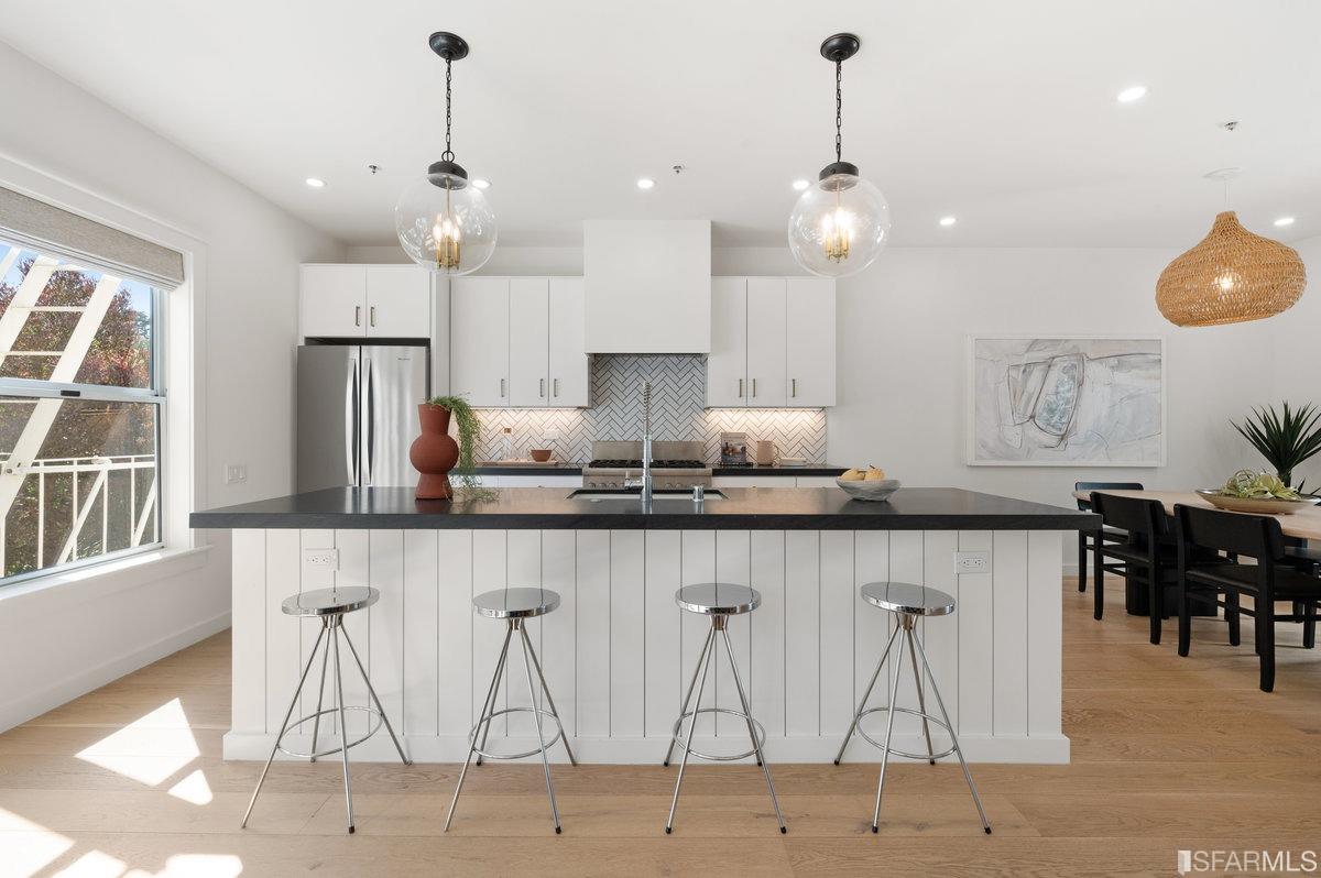 579 27th Street Unit: C