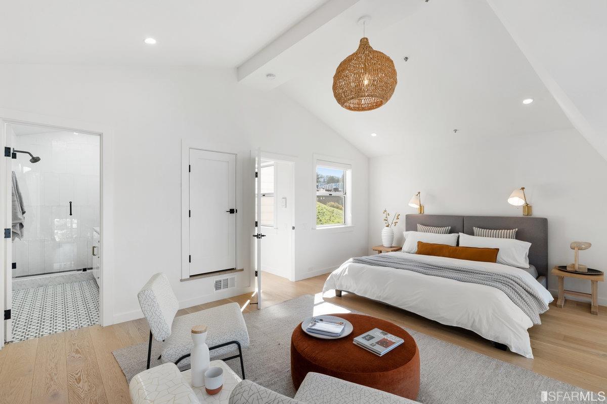 579 27th Street Unit: C