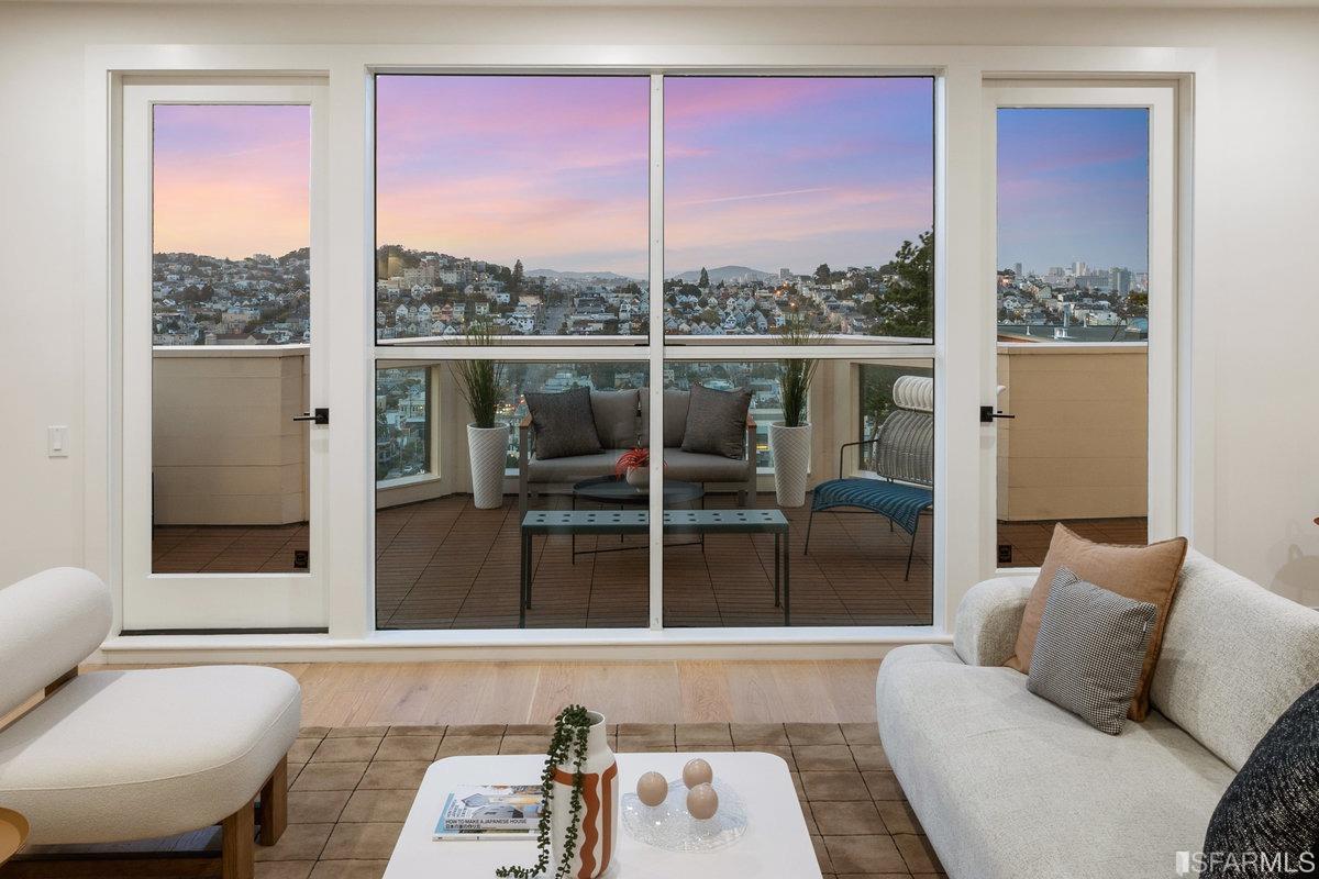 579 27th Street Unit: C