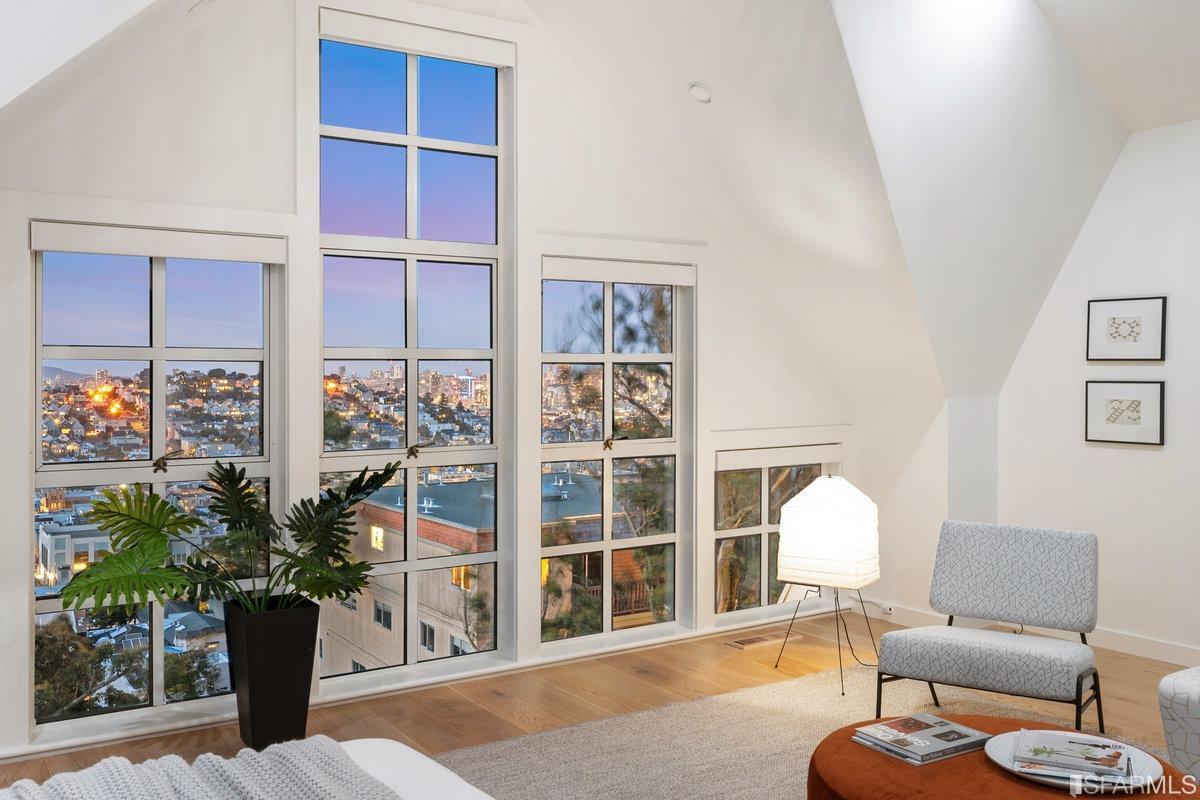 579 27th Street Unit: C