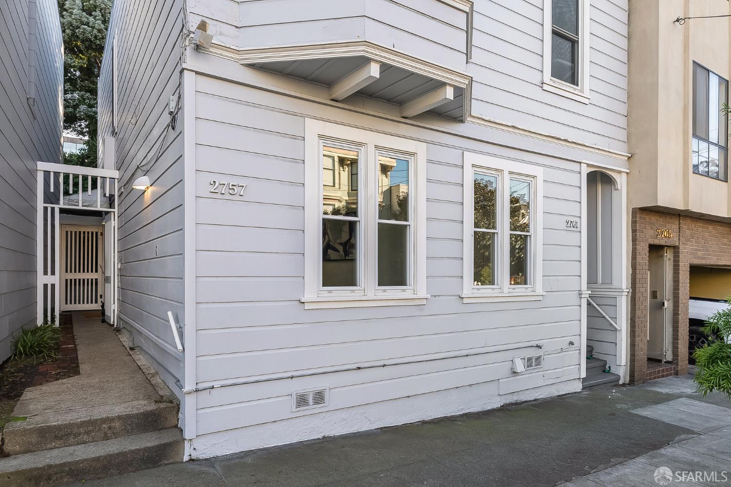 2757 Greenwich Street