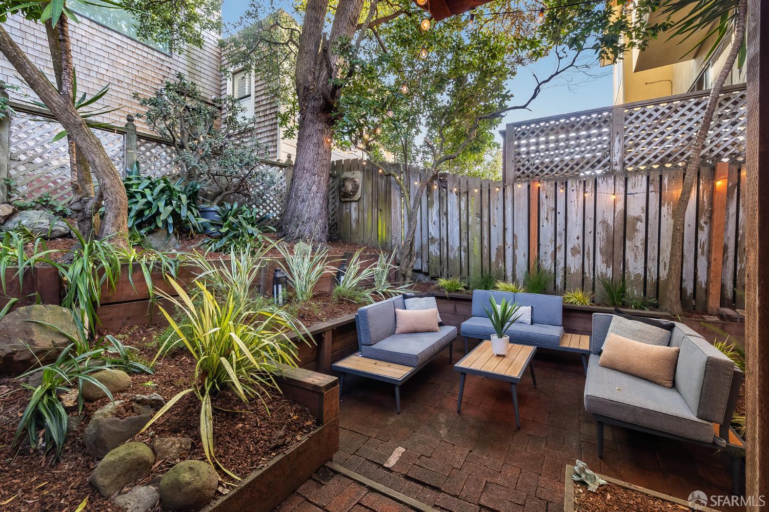 2757 Greenwich Street