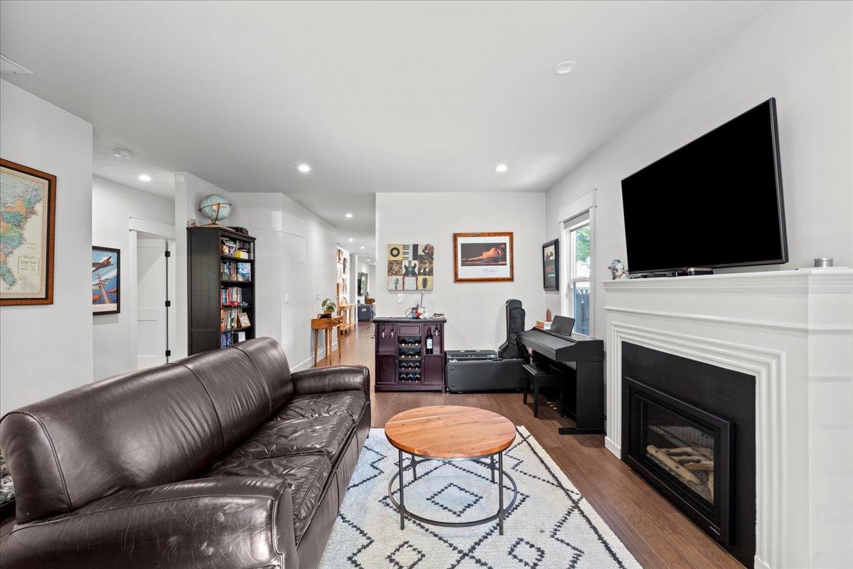 536 38th Street