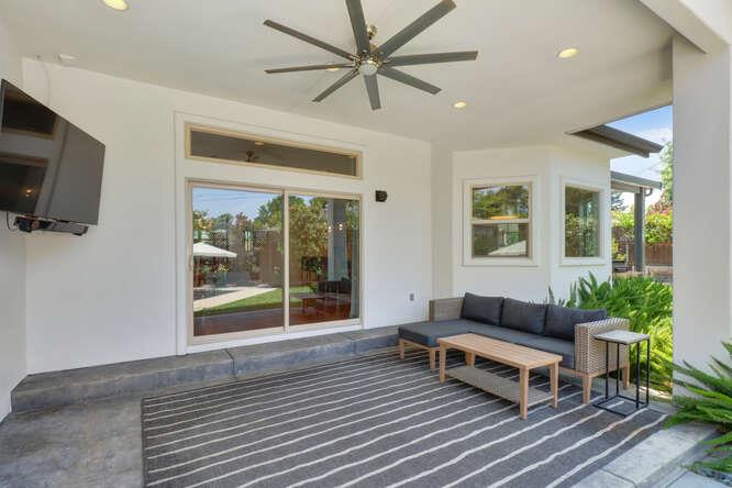 3710 Esperanza Drive