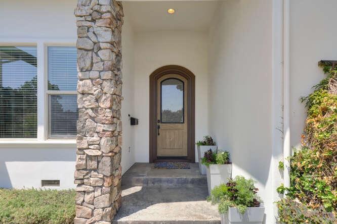 3710 Esperanza Drive