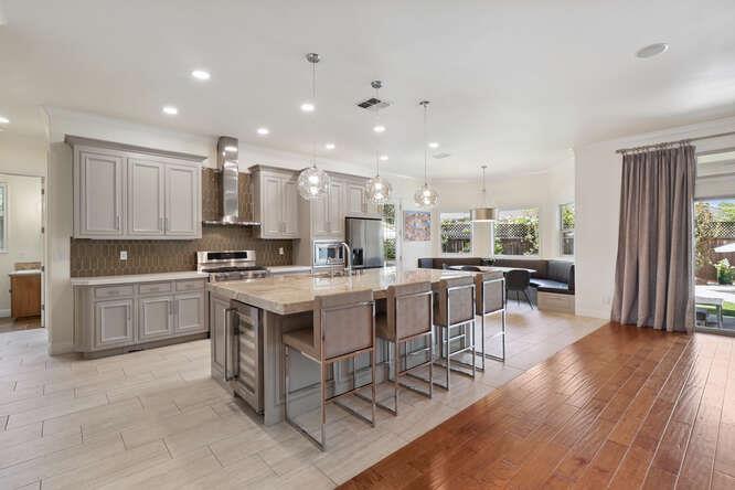 3710 Esperanza Drive