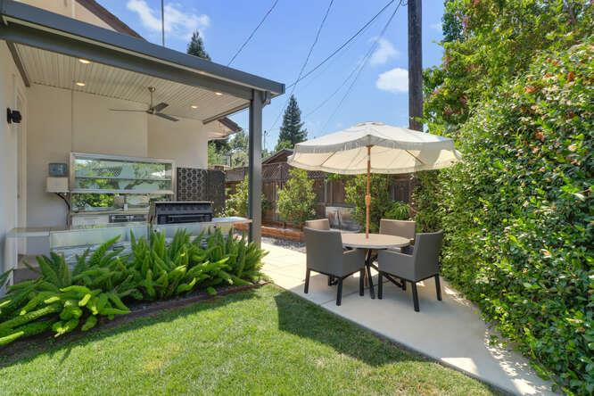 3710 Esperanza Drive