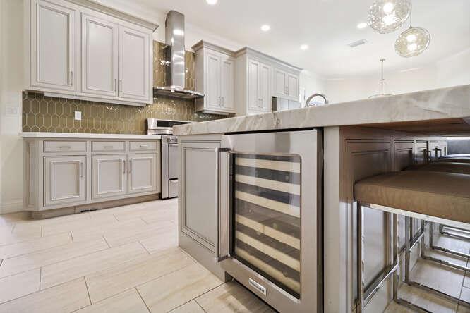 3710 Esperanza Drive