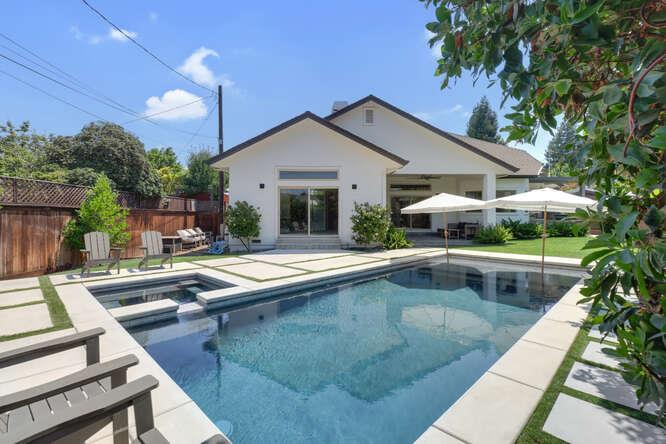 3710 Esperanza Drive