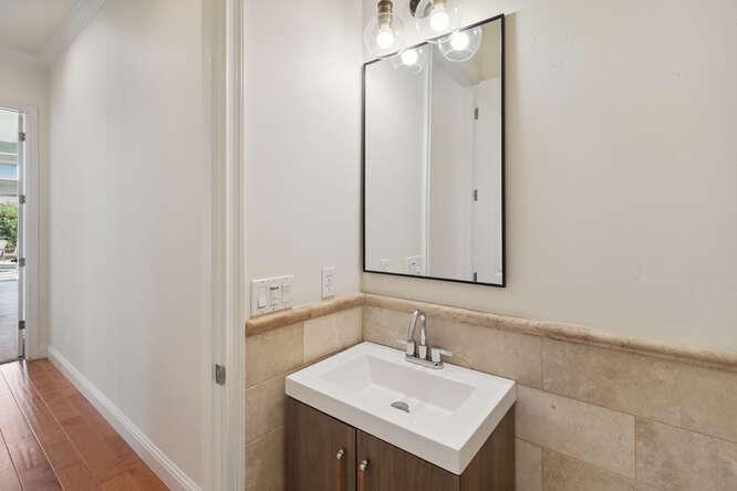 3710 Esperanza Drive