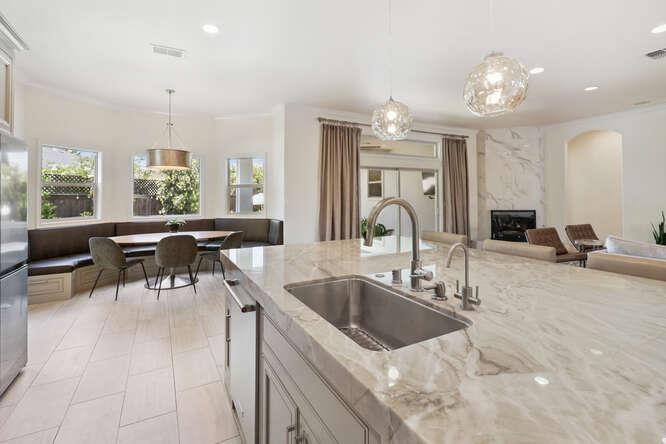 3710 Esperanza Drive