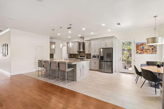 3710 Esperanza Drive